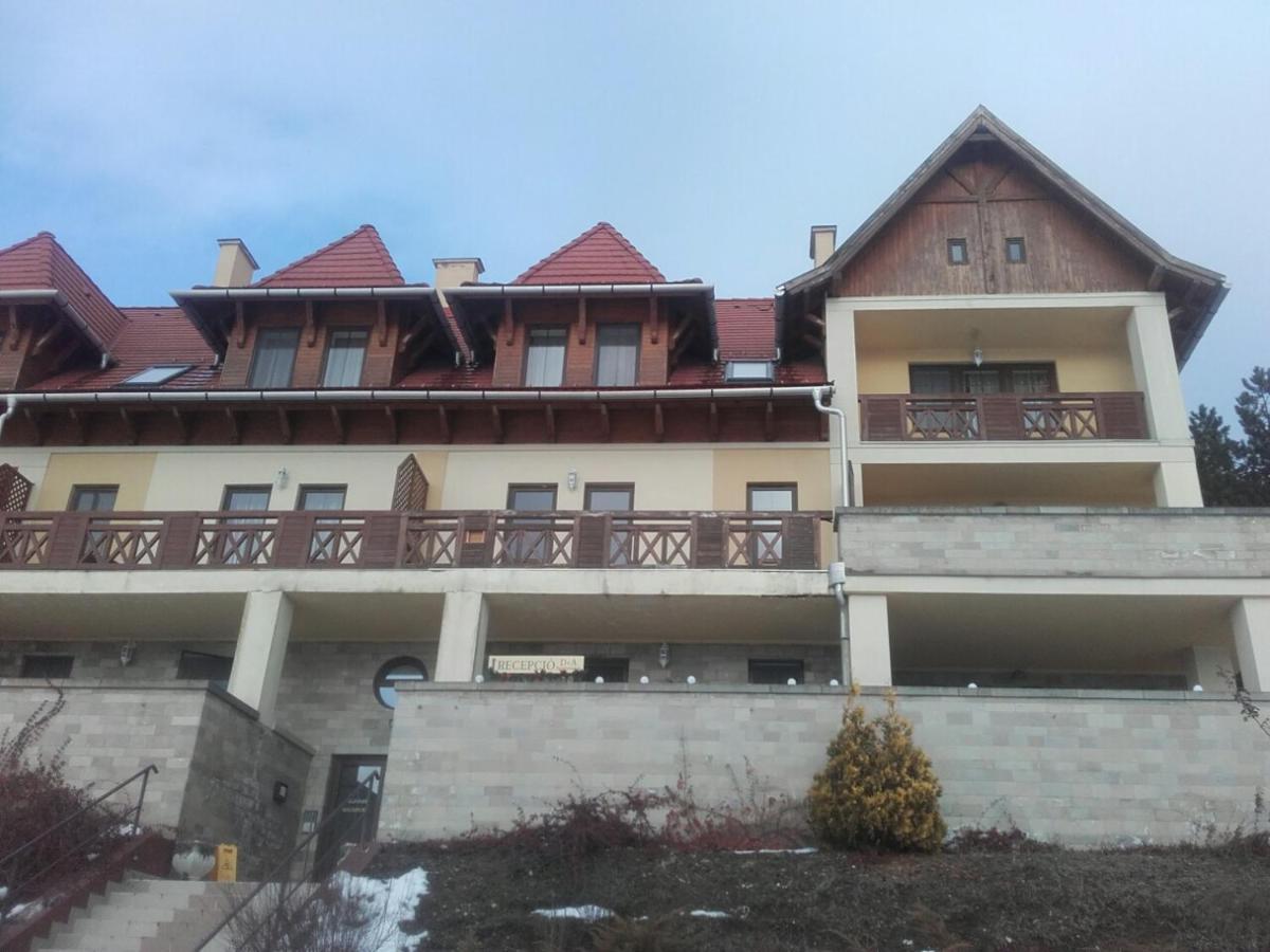 Apartamento Chill Hill Egerszalók Exterior foto
